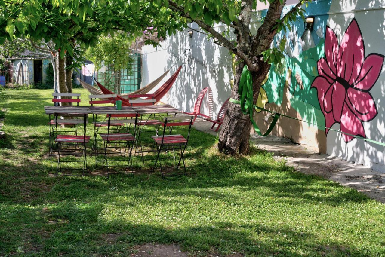 Meiga Backpackers Hostel 圣地亚哥－德孔波斯特拉 外观 照片