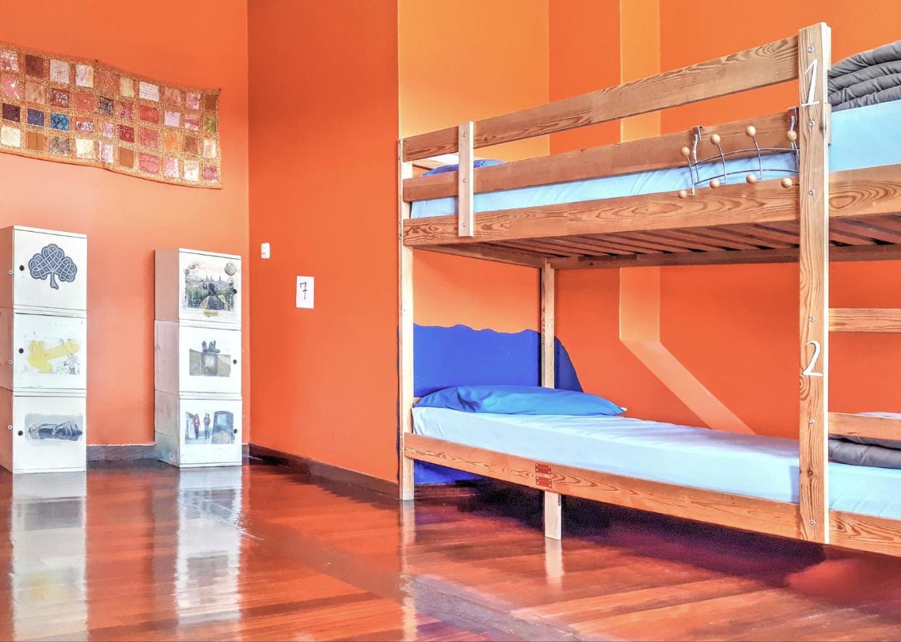 Meiga Backpackers Hostel 圣地亚哥－德孔波斯特拉 外观 照片