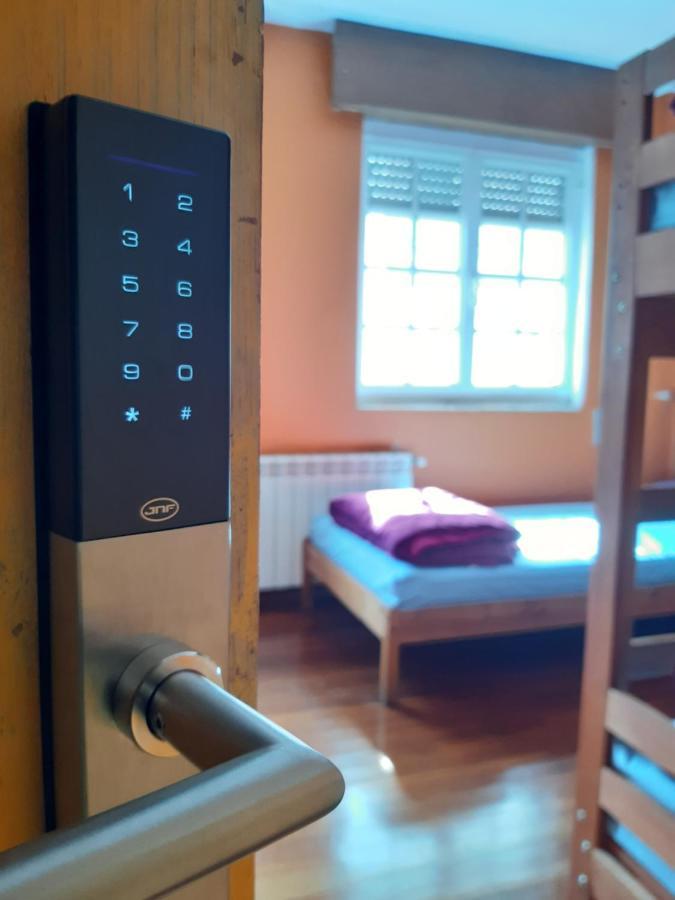 Meiga Backpackers Hostel 圣地亚哥－德孔波斯特拉 外观 照片