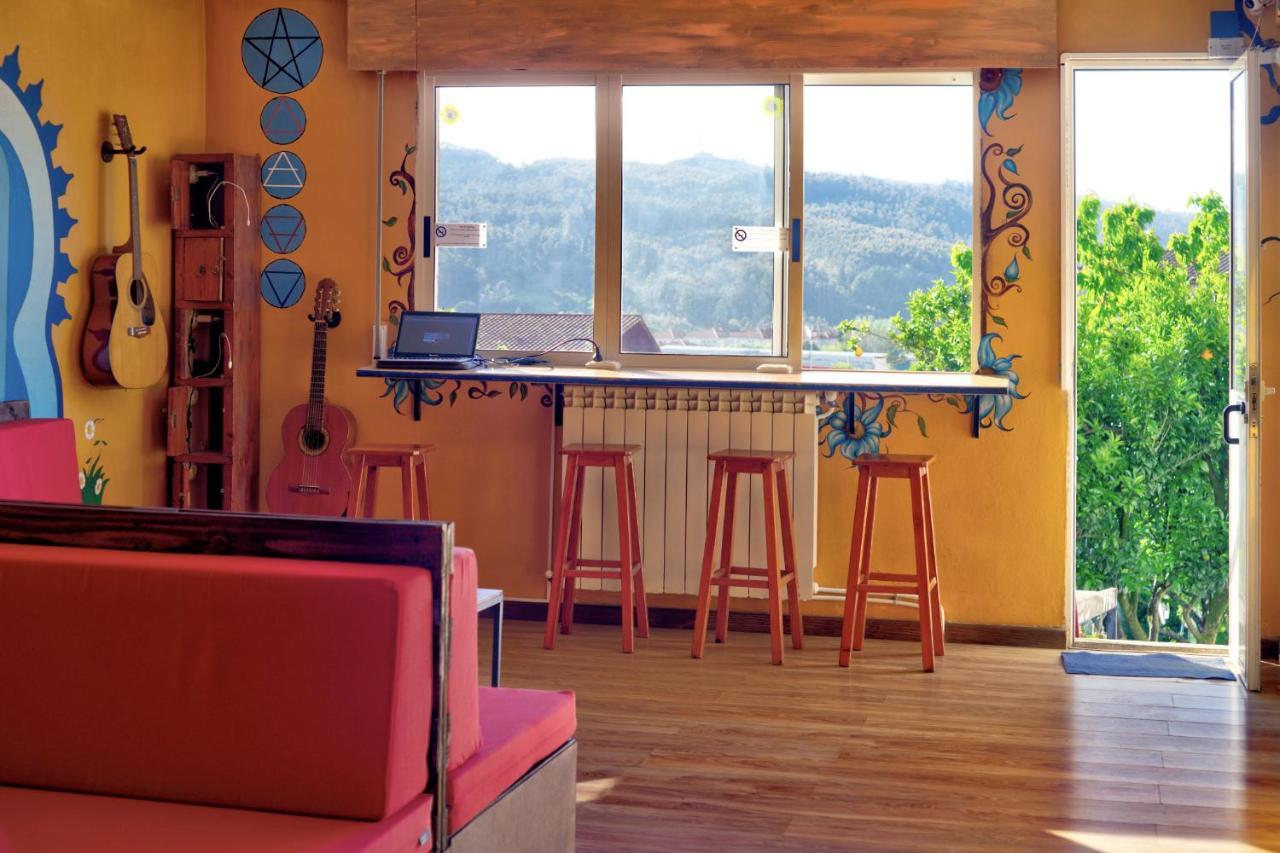 Meiga Backpackers Hostel 圣地亚哥－德孔波斯特拉 外观 照片